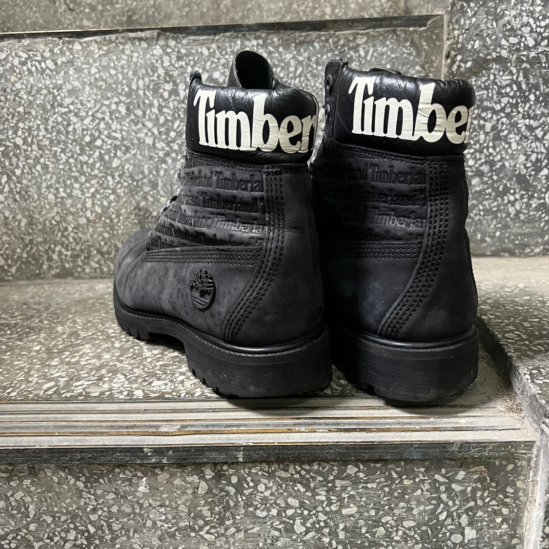 팀버랜드 6인치 워터프루프 로고 레터링 블랙 상품이미지1