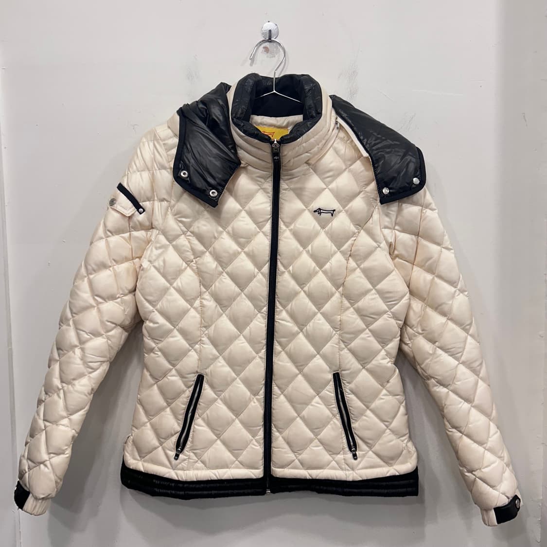 루이까스텔 후드탈착 덕다운 후드 퀼팅자켓 상품이미지2