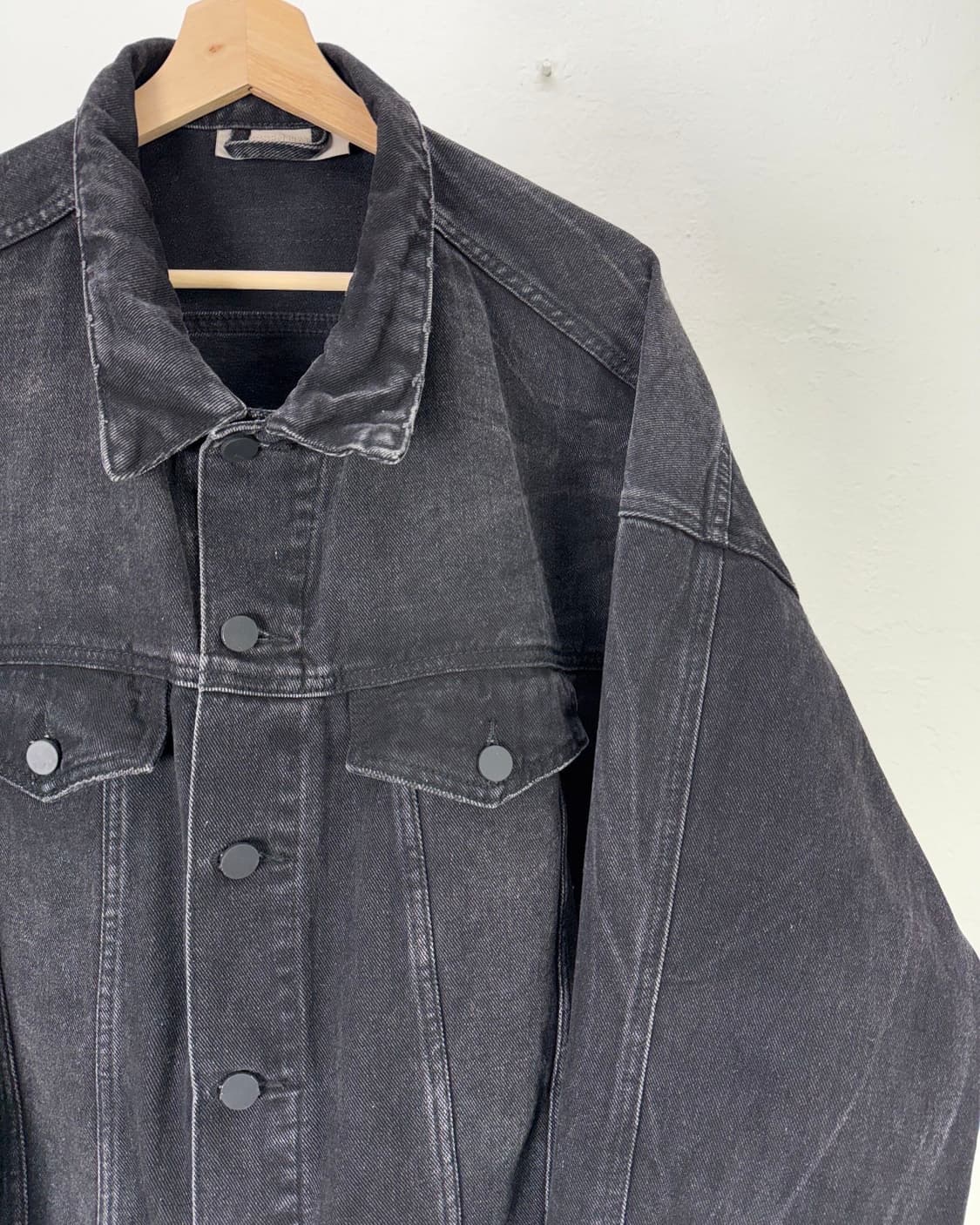 피어 오브 갓 23ss 더 블랙 컬렉션 데님 자켓 블랙 상품이미지3