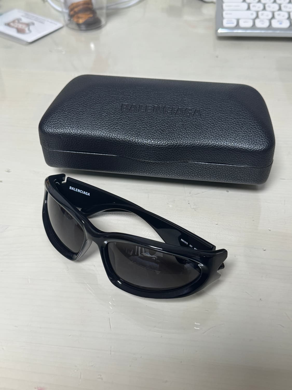[OS] 발렌시아가 스위프트 오발 선글라스 블랙 상품이미지1