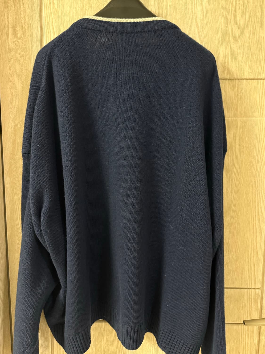 MJD콘트라스트 넥 캐시 니트 L. 상품이미지3