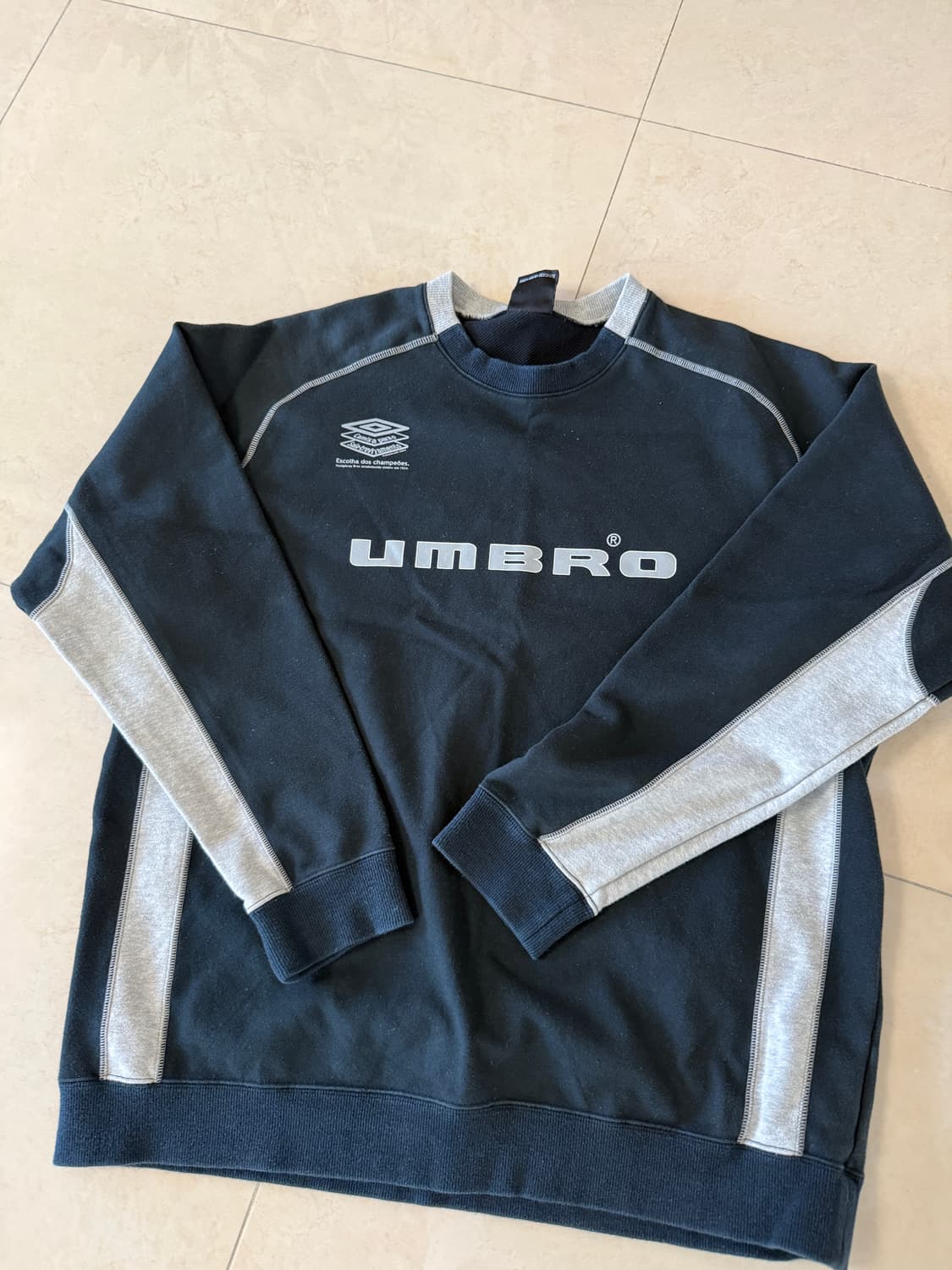 엄브로 00s 맨투맨 상품이미지1