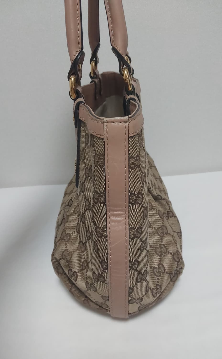 구찌 스칼렛 스터드 인터로킹 G 토트백 (정품) 상품이미지6