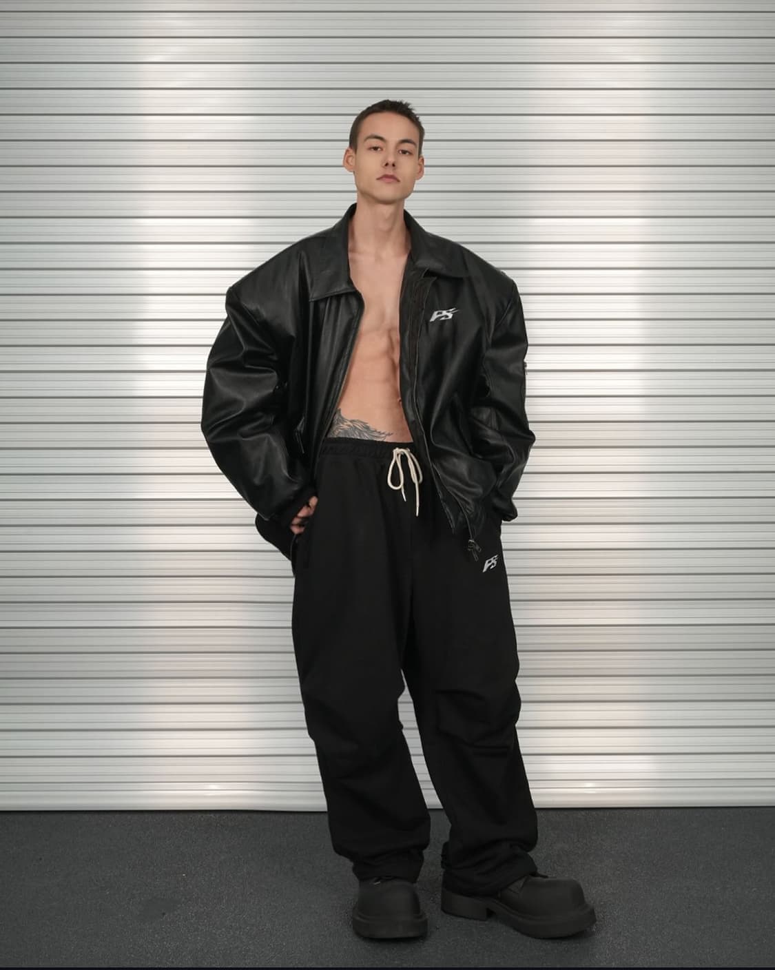 포스 센스티브 블랙 레더 자켓 OS 상품이미지3