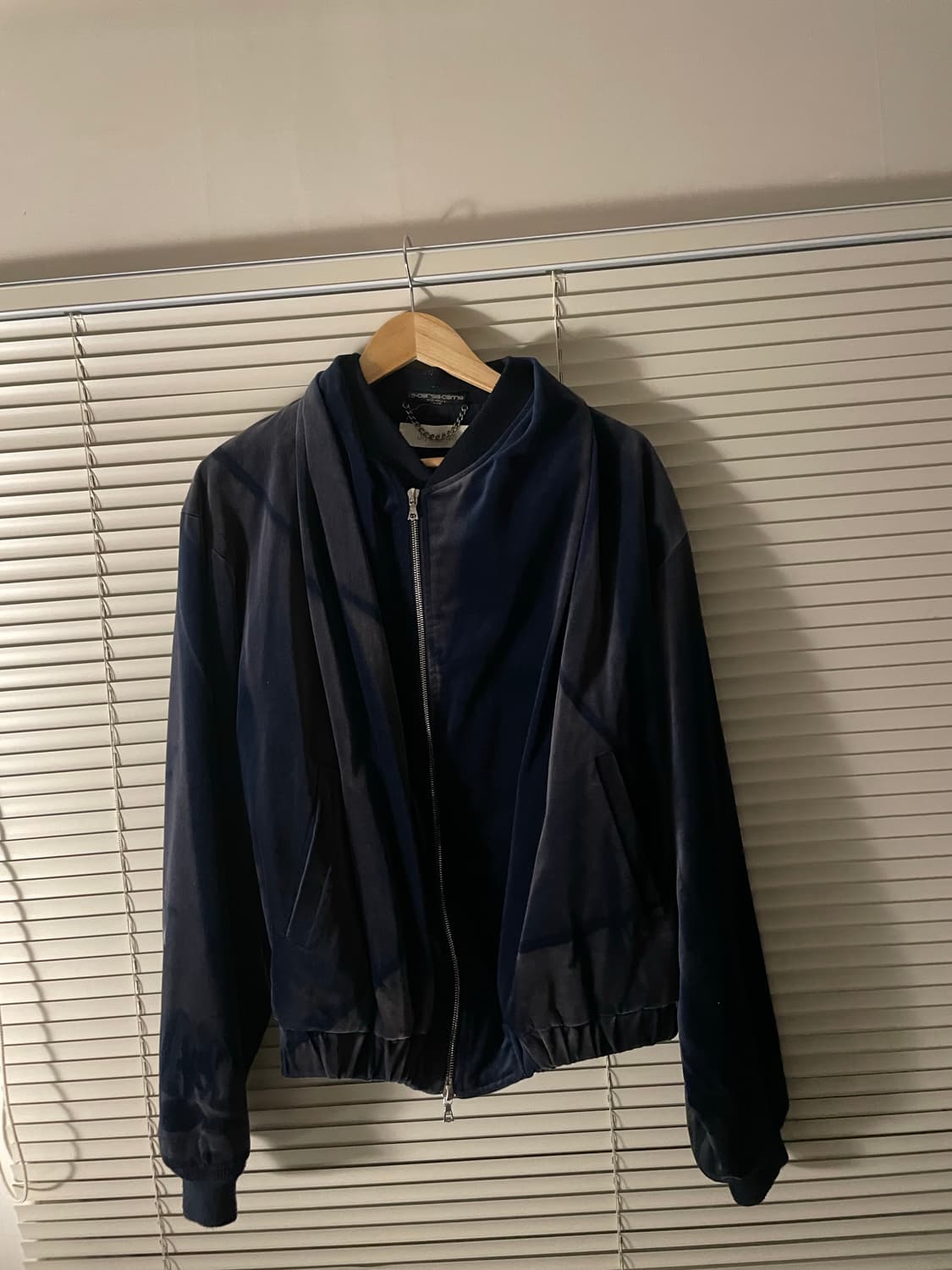 지용킴 23aw 선블리치 숄카라 봄버 상품이미지1