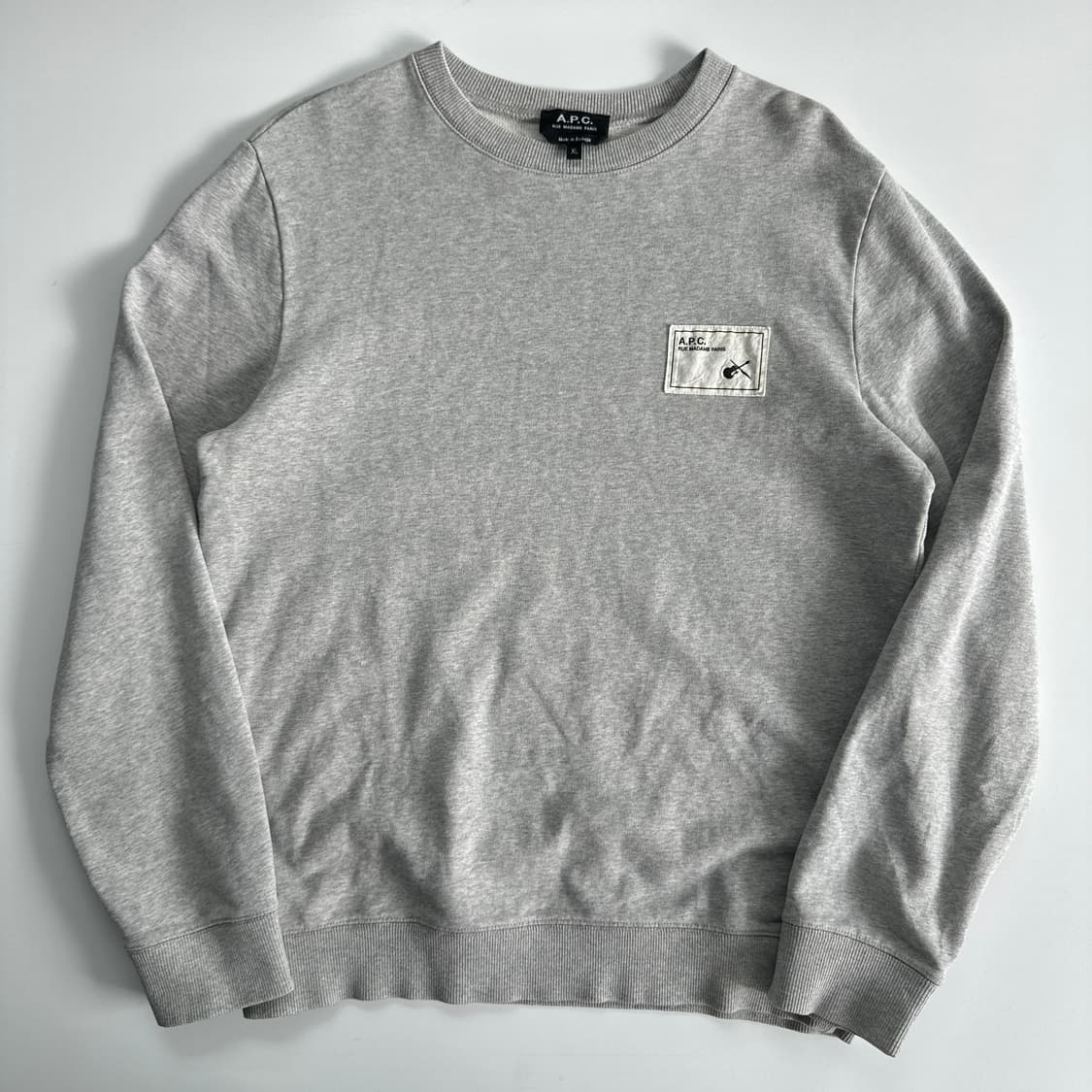 A.P.C 아트웍 패치 로고 맨투맨 상품이미지2