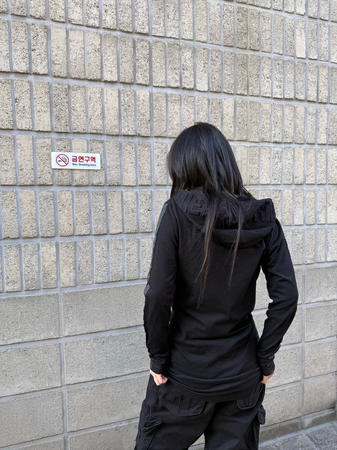 버클 디테일 올 블랙 슬림 후드집업 상품이미지7