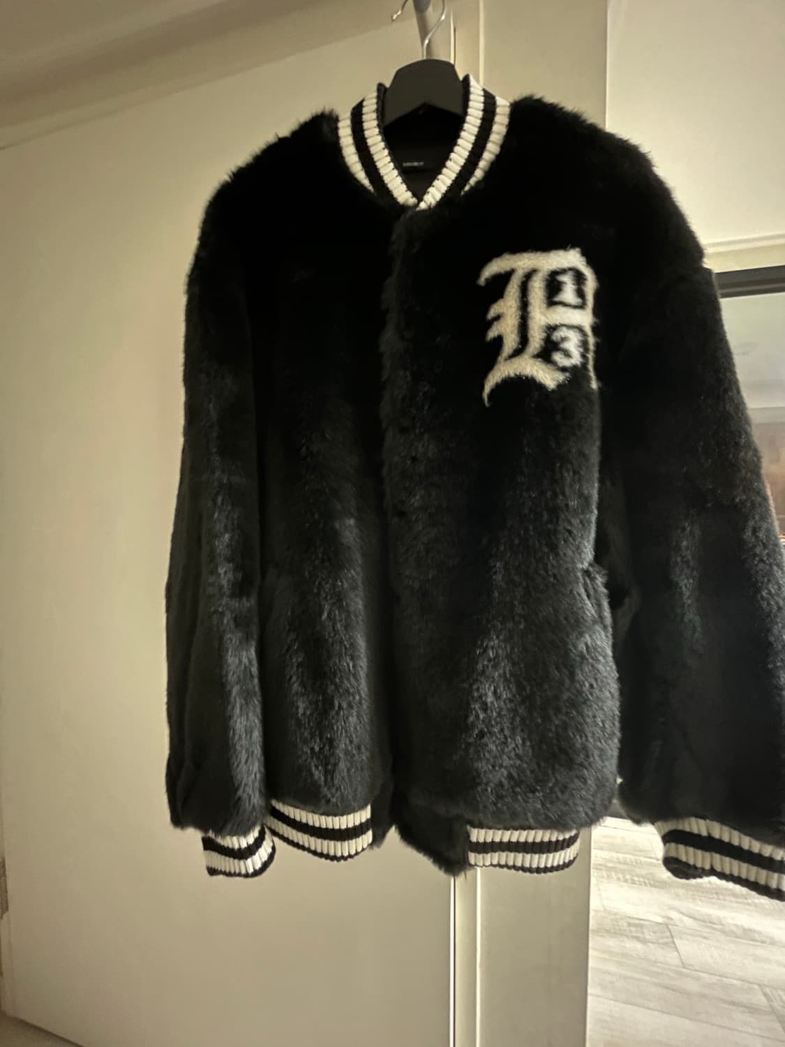 R13 퍼 바시티 자켓  L 판매합니다. (SSENSE 구매) 상품이미지2