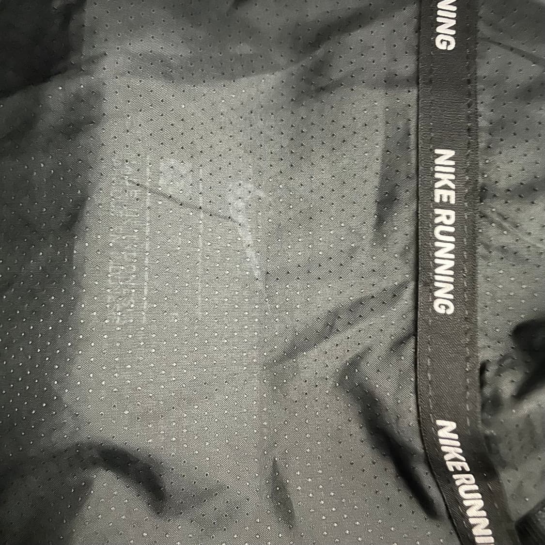 나이키 러닝 경량 바람막이 상품이미지3