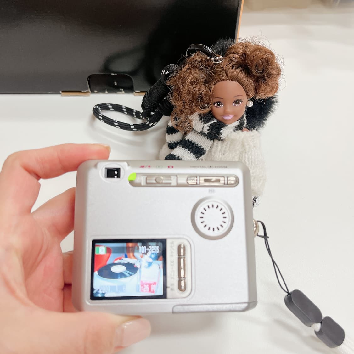 전설의 풀박스 등장! Y2K 감성 끝판왕, 후지필름 FinePix 50i 상품이미지10