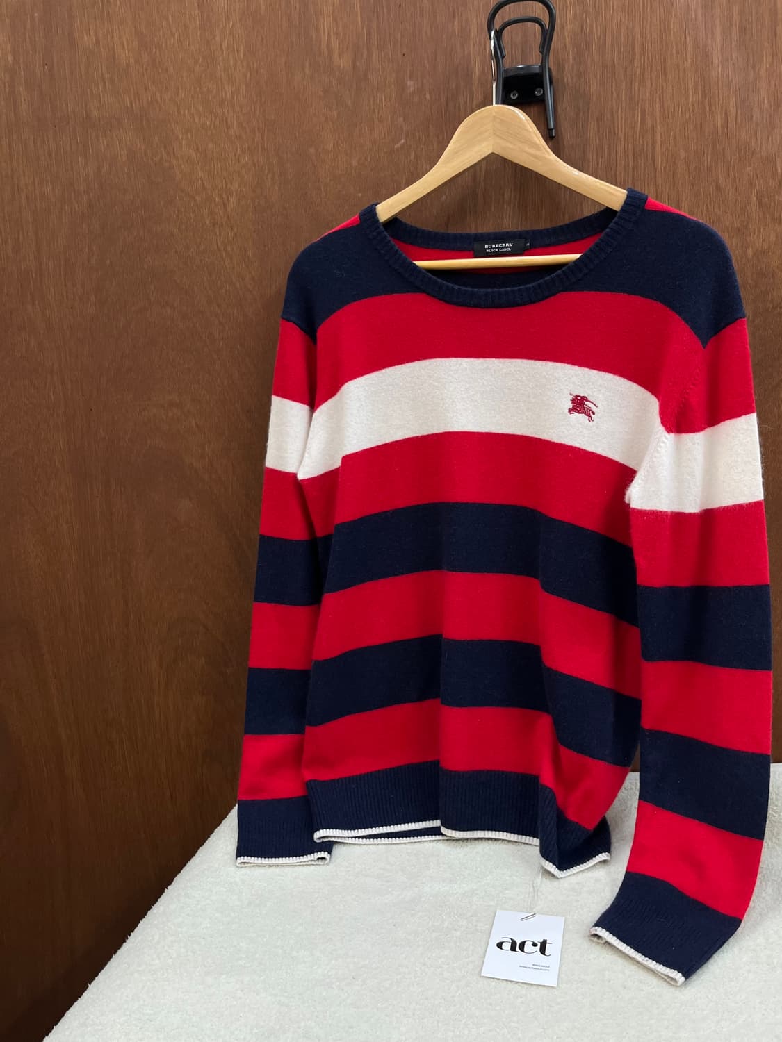 버버리 레드 로고 스트라이프 롱슬리브 니트 상품이미지1