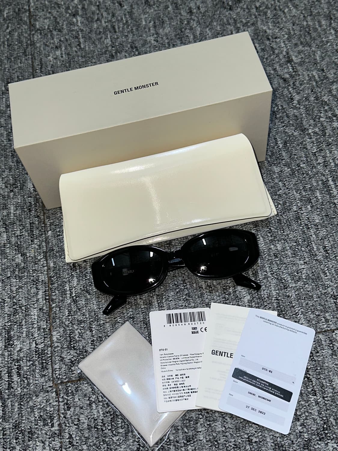 젠틀몬스터 oto 01 오토 01 블랙 선글라스 상품이미지1