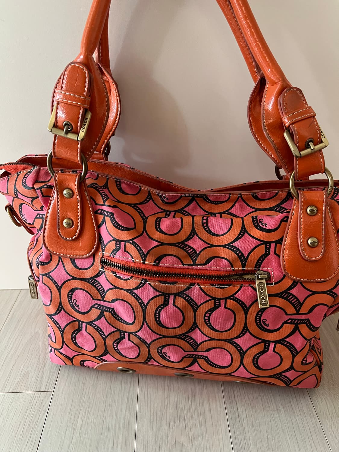 코치 핑크 오렌지색 시그니처 팝아트 캔버스 상품이미지4