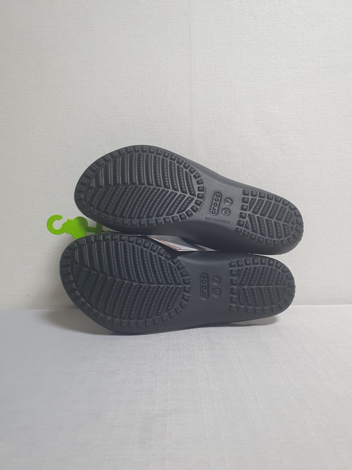 크록스 카디 2 스트랩 샌들 W7 240mm 블랙 새상품 상품이미지5