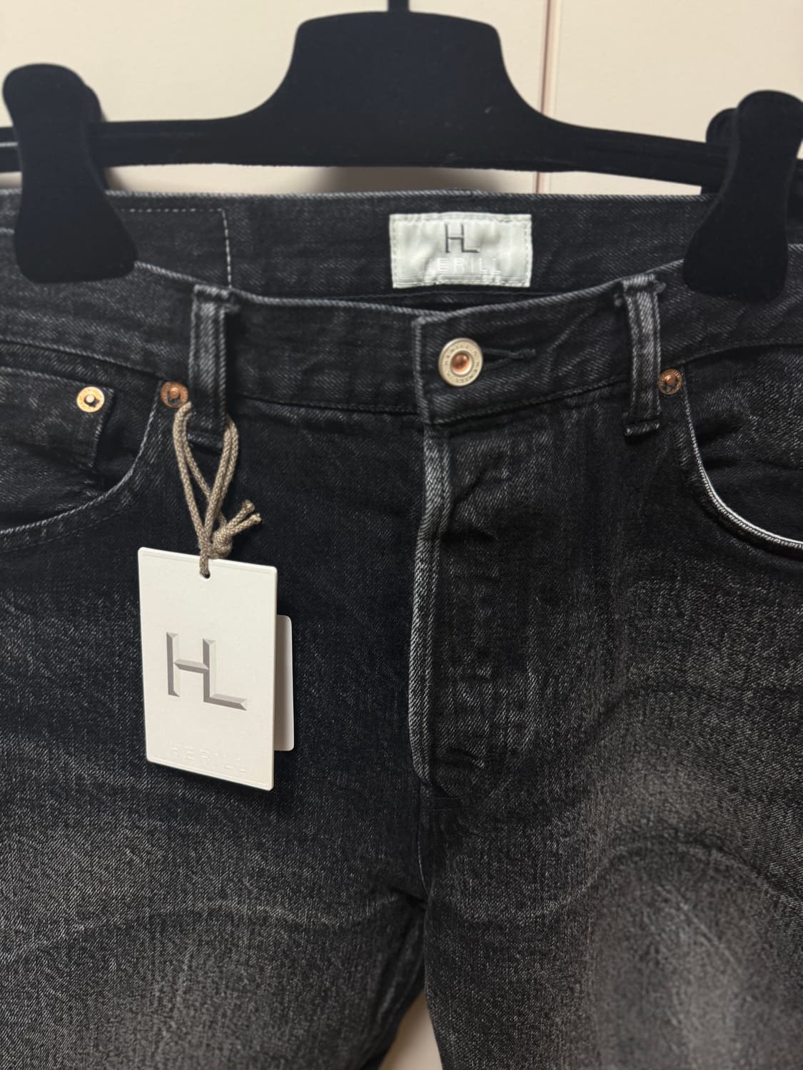 헤릴 25ss 레귤러 데님 블랙 2사이즈 상품이미지3