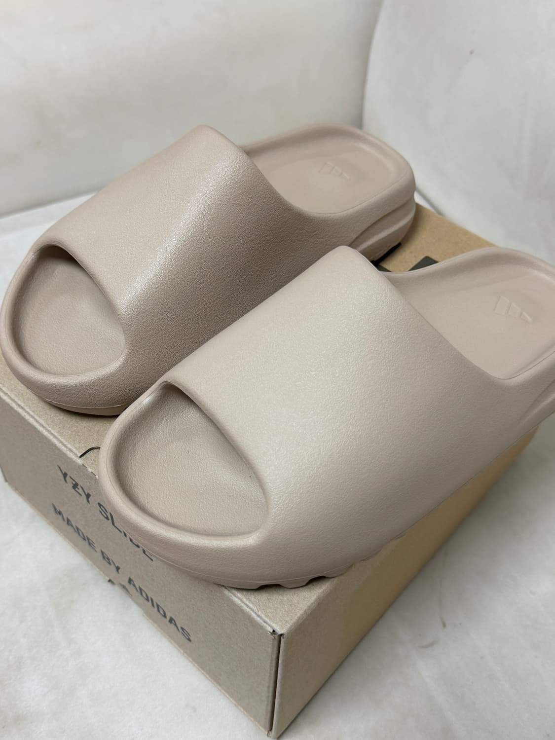 Adidas Yeezy Slide Pure - Re-Release Ver 상품이미지2