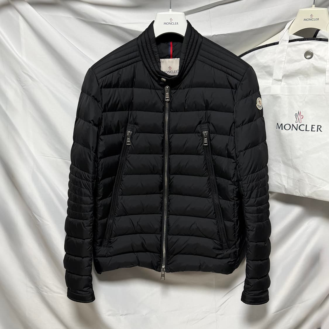 [S+급/3] 몽클레어 아미오 경량패딩 자켓 블랙 풀구성 상품이미지1