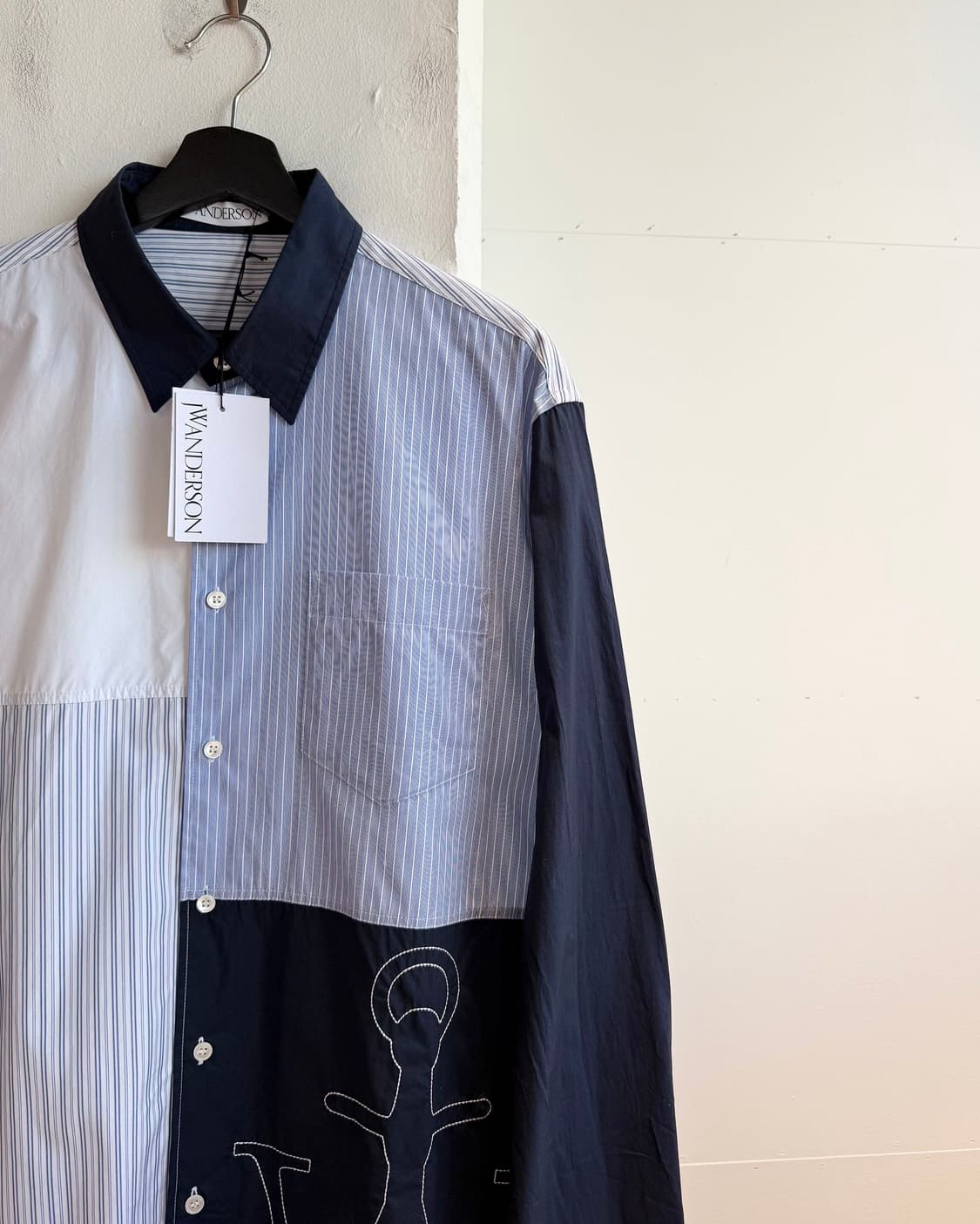 jw앤더슨 네이비 로고 자수 패치워크 셔츠 상품이미지5