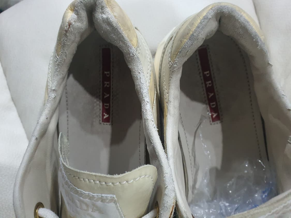프라다 아이보리색 스니커즈  상품이미지4