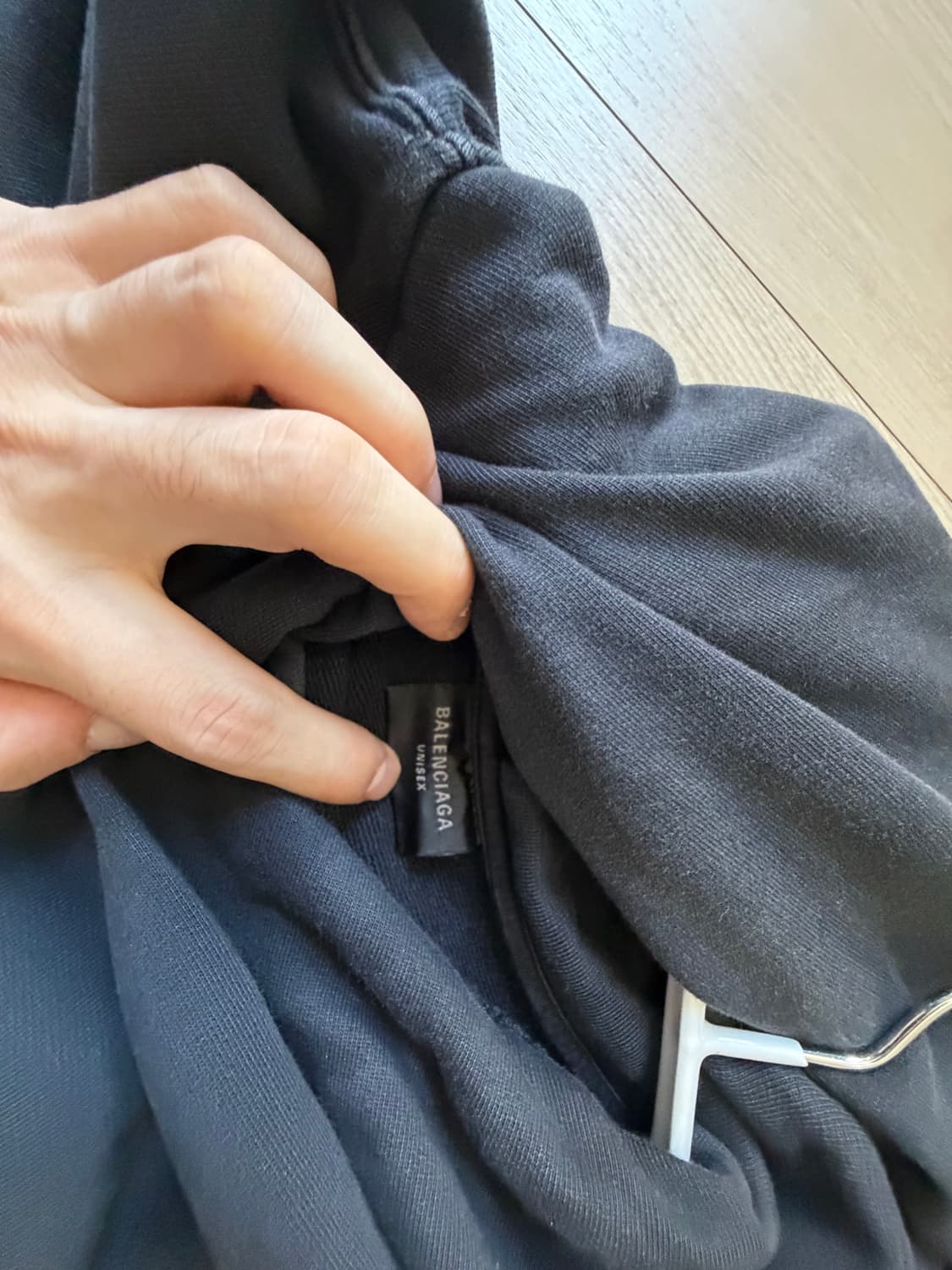 발렌시아가 자수 후드티 뎀나 상품이미지4