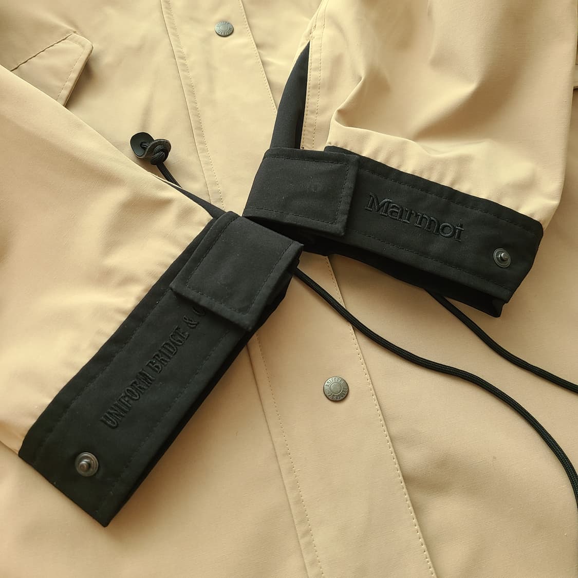 마모트 X 유니폼 브릿지 피쉬테일 야상 점퍼 상품이미지6