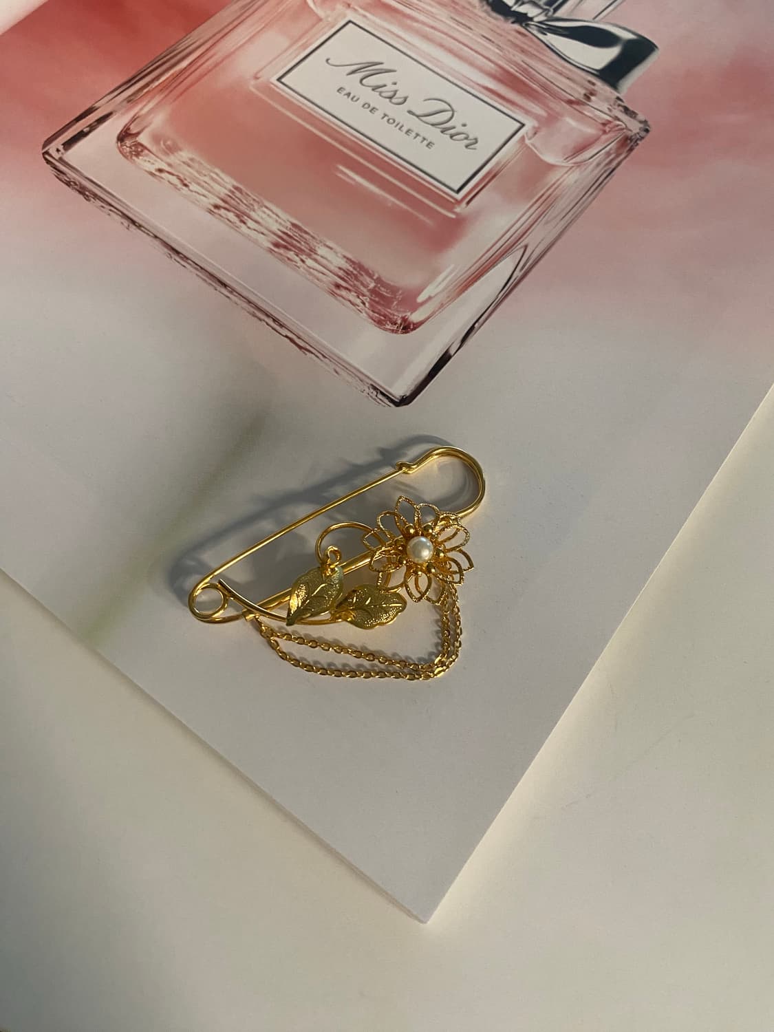 빈티지 골드 플라워 진주 브로치 상품이미지1