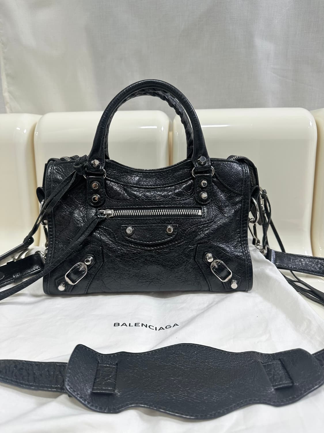 [SA 정품] 발렌시아가 시티 모터백 미니 블랙 상품이미지8