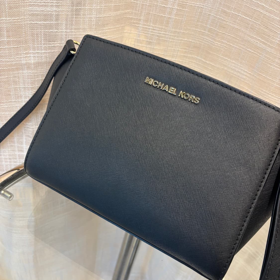 정품 마이클코어스 사피아노 크로스백     상품이미지3