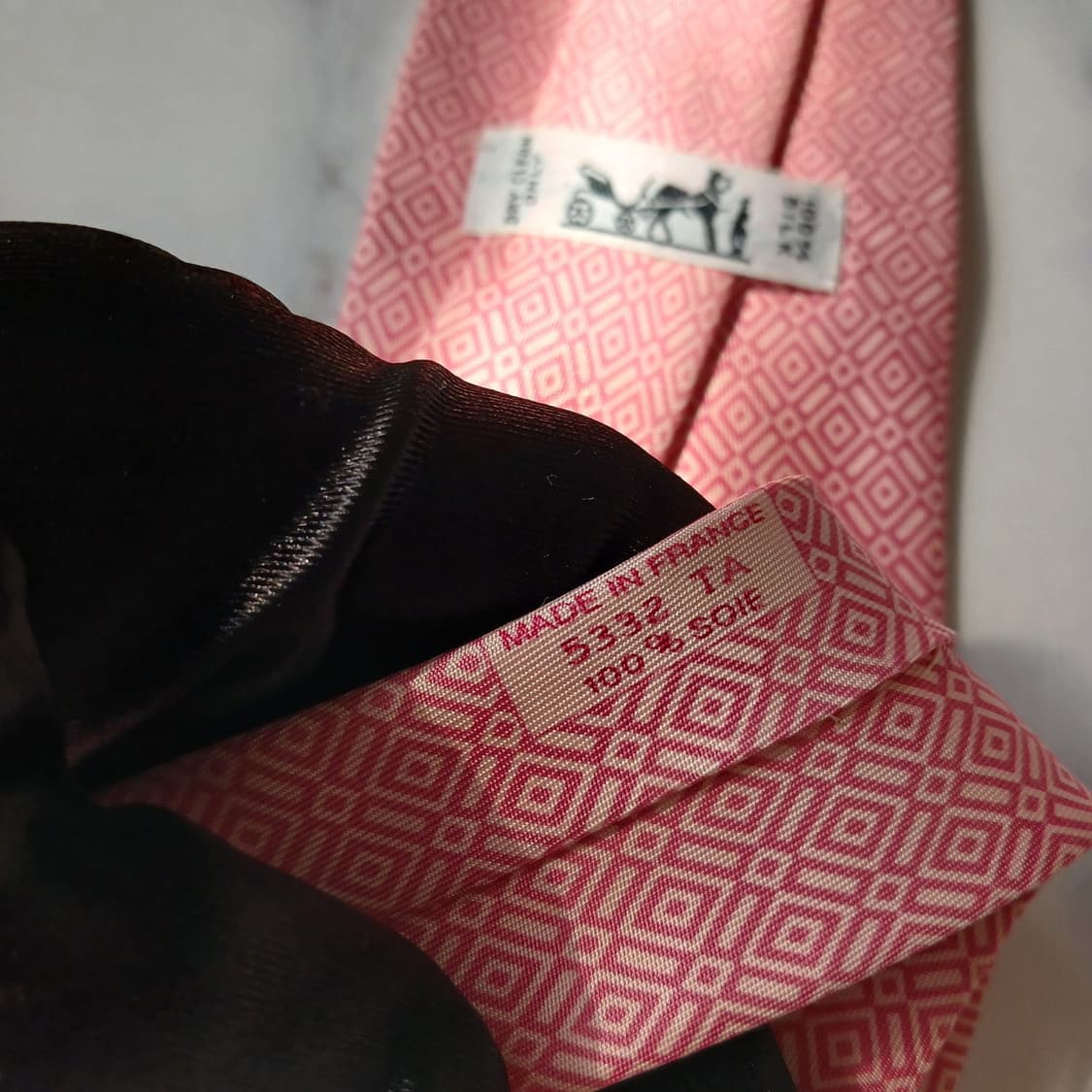 에르메스 실크 핑크 기하 패턴 넥타이 9.1cm B등급 E740
 상품이미지6