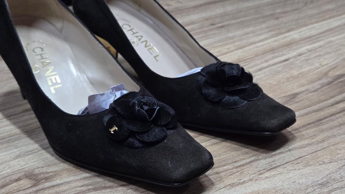 샤넬 까멜리아 스웨이드 플라워 장식 펌프스힐 상품이미지5