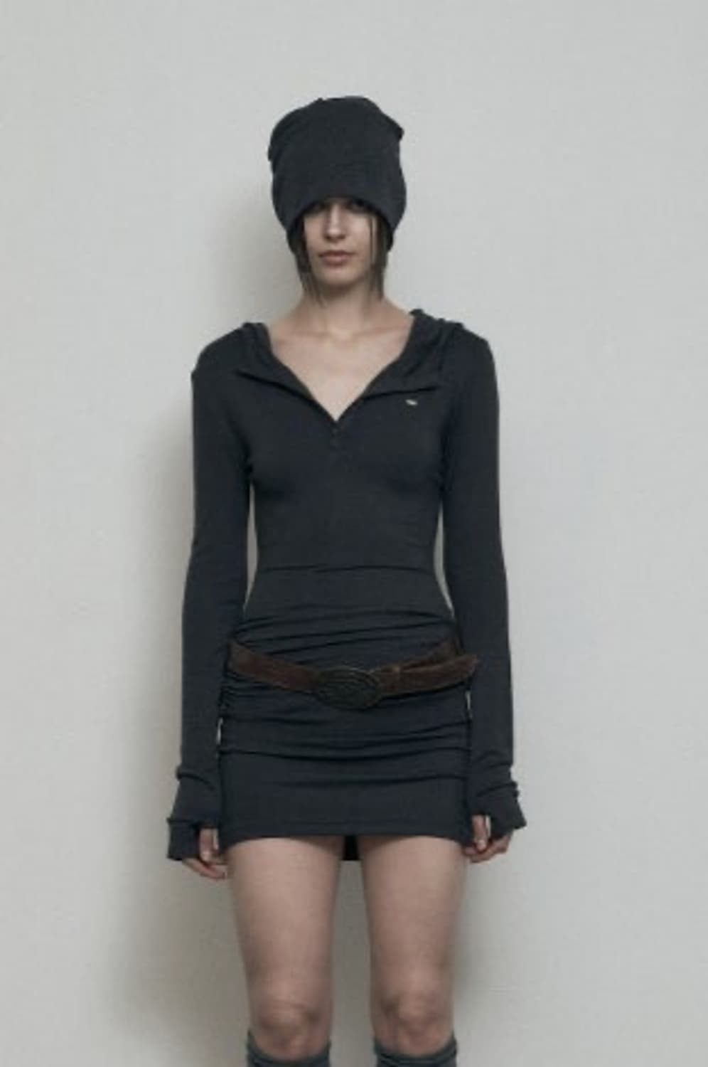 보헤미안서울 hooded mini dress charcoal 상품이미지1