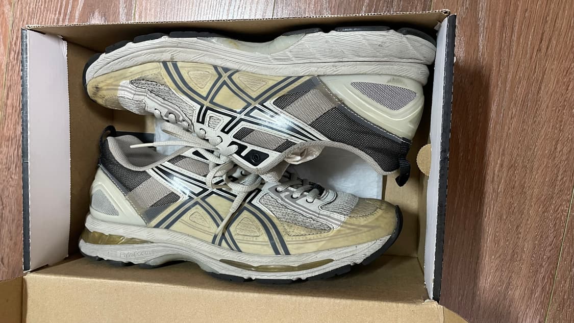 키코 아식스 젤버즈 1 그레이 260사이즈 판매합니다. 상품이미지4