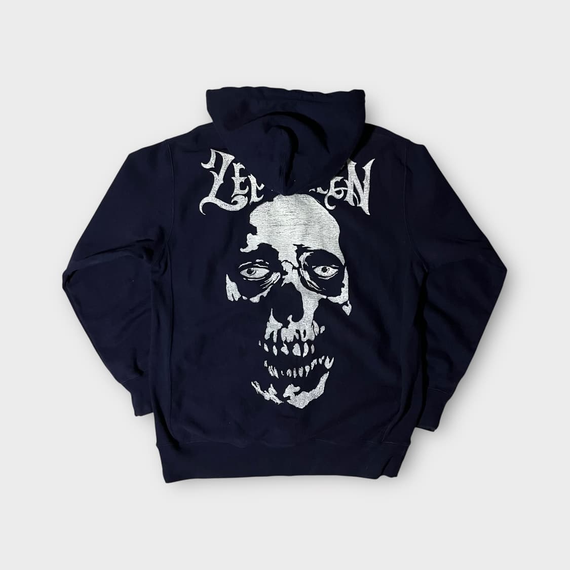 ZEPHYREN . 백 스컬 후드티셔츠 상품이미지1