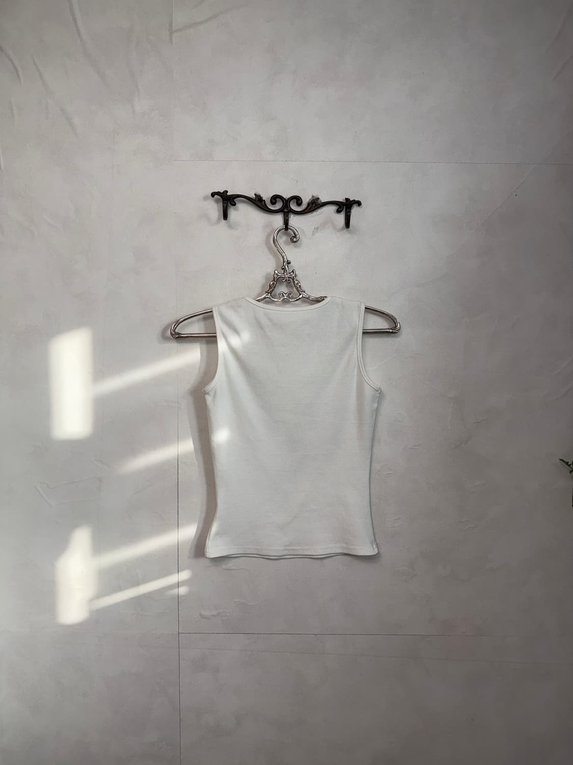 White oriental y2k printing sleeveless 상품이미지3