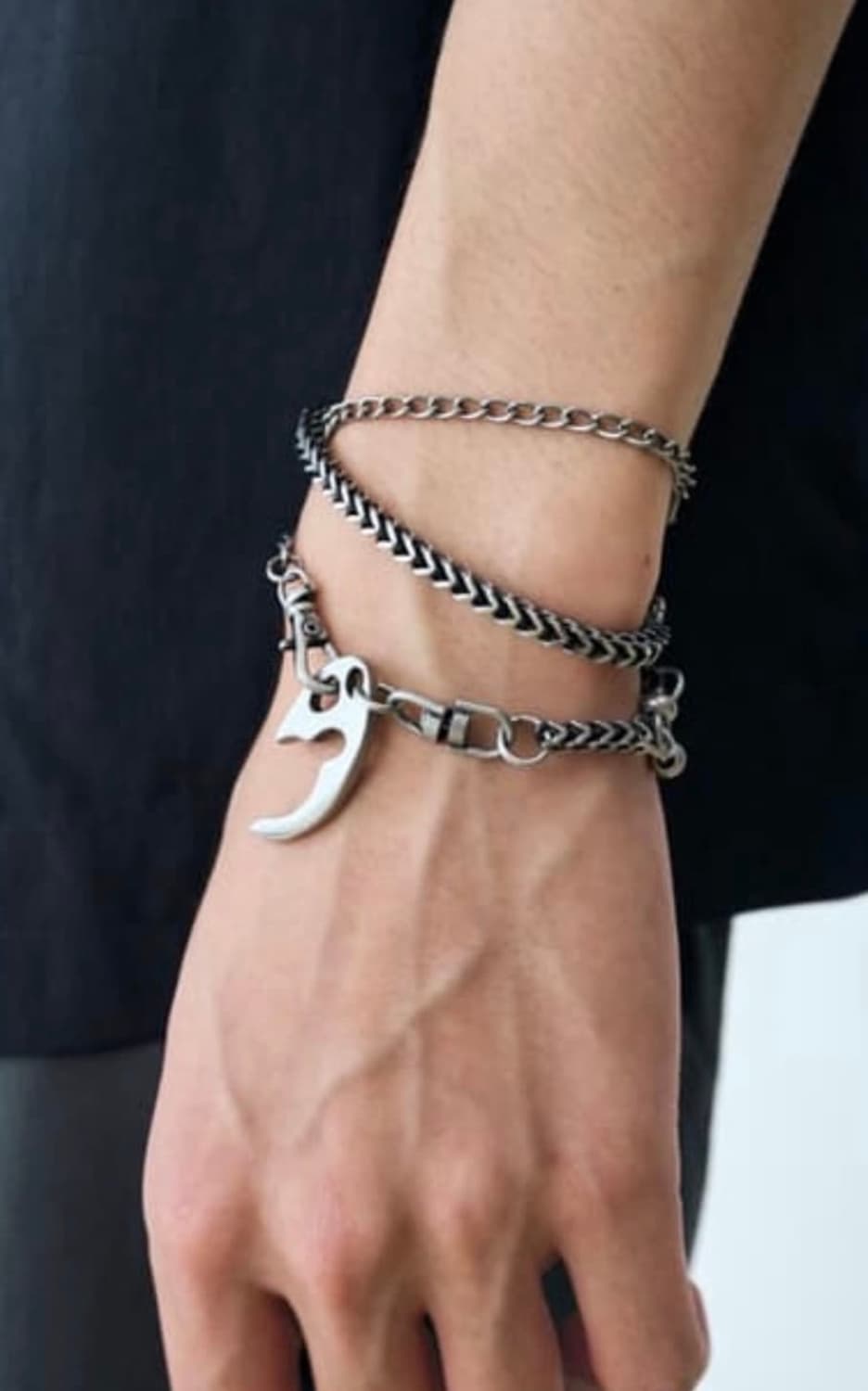 헤칭룸 broken egg keyring 상품이미지2