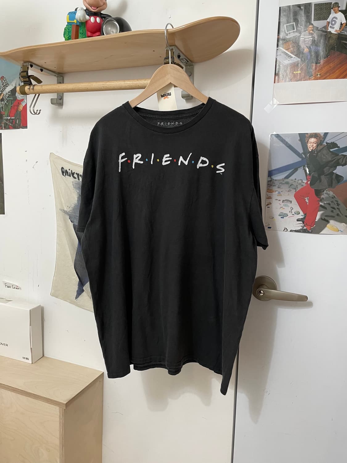 프렌즈 오피셜 티셔츠 (XL) 상품이미지1