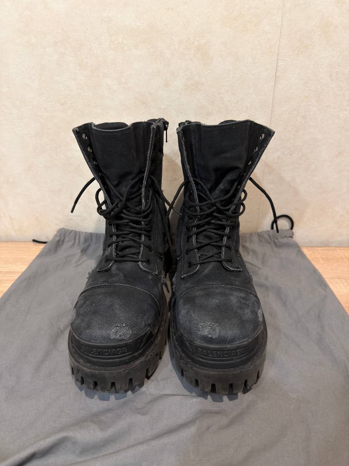 Balenciaga Strike  상품이미지1