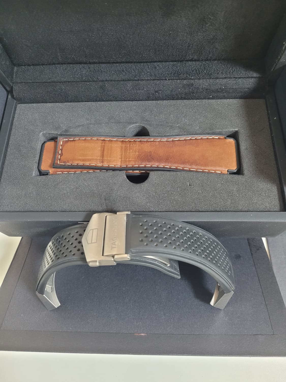 태그호이어 커넥티드 모듈러45 칼리버16 오토매틱 크로노 상품이미지3