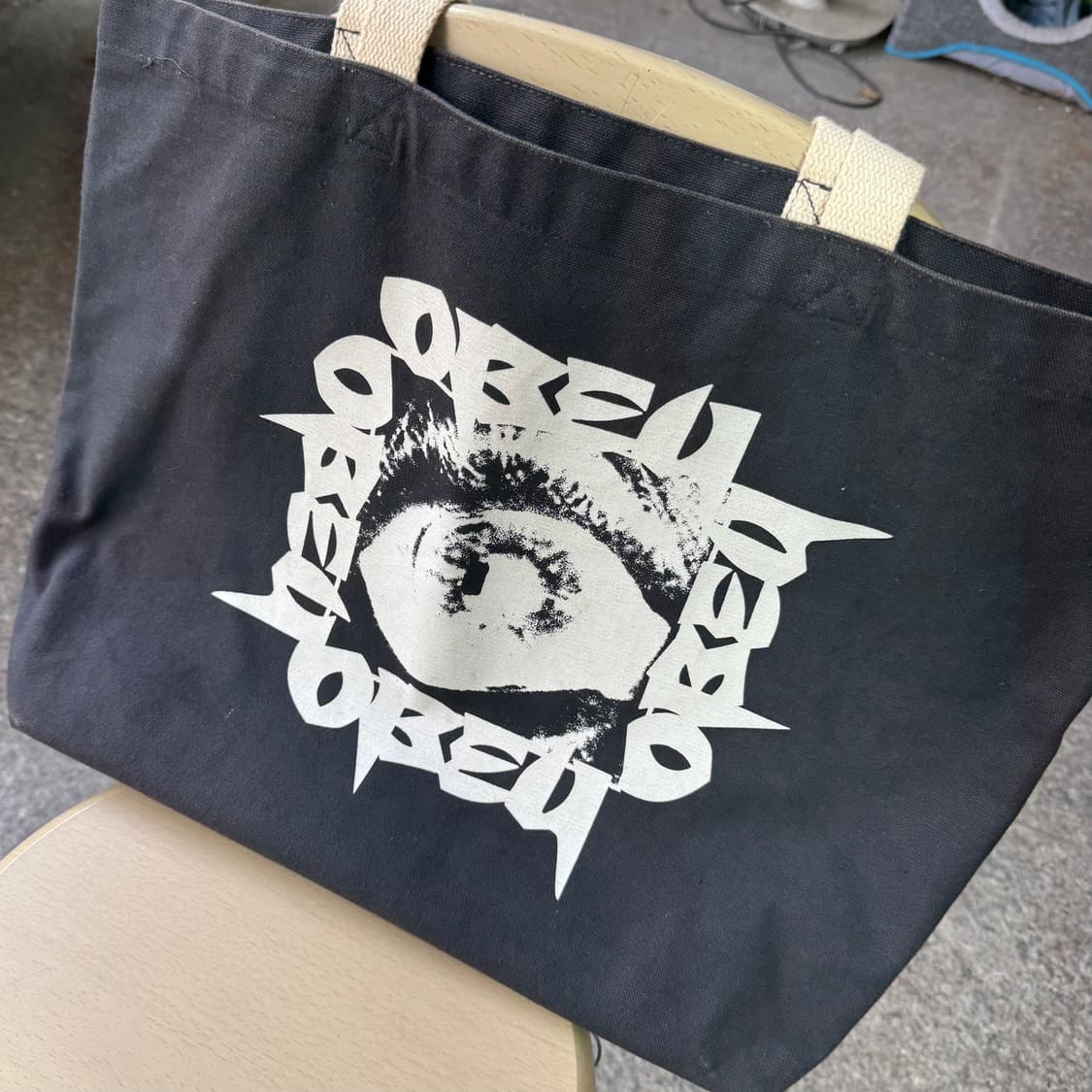 오베이 로고 캔버스 토트백 상품이미지3