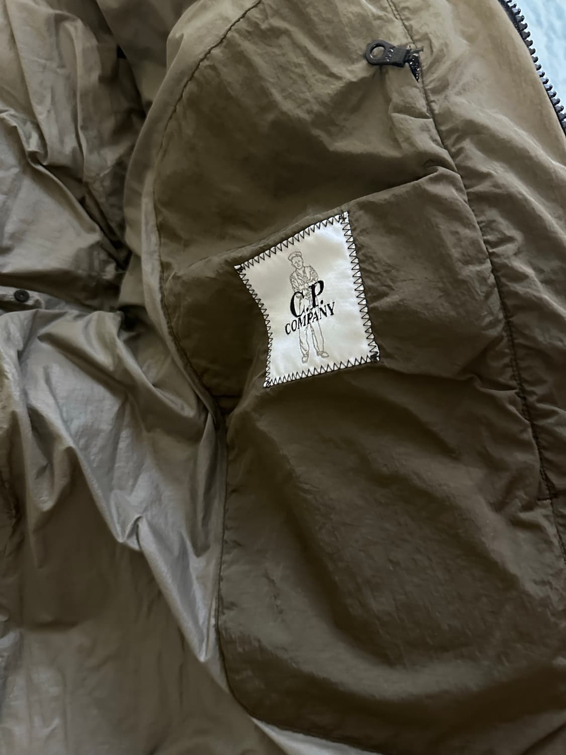 Cp컴퍼니 가먼트다잉 크롬 패딩 상품이미지3