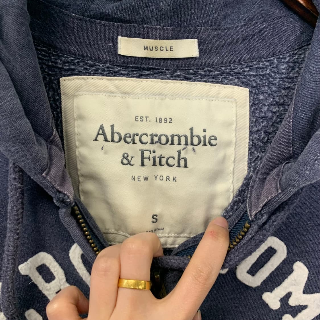 아베크롬비 y2k 와투케 네이비 헤비코튼 후드집업 상품이미지6