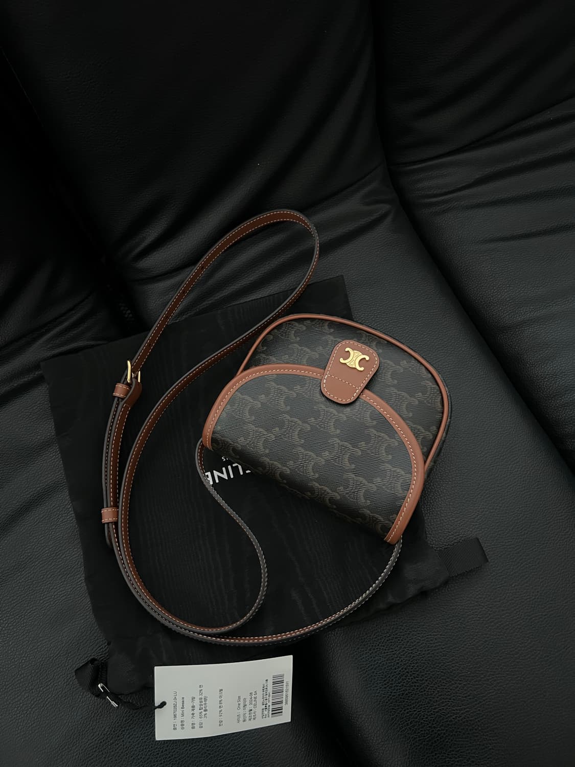 셀린느 트리옹프 미니 베사체 상품이미지1