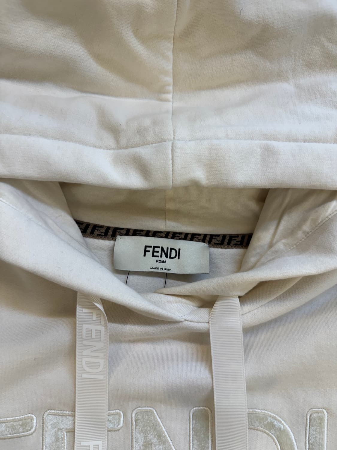 펜디 크롭 로고 후드티 상품이미지3