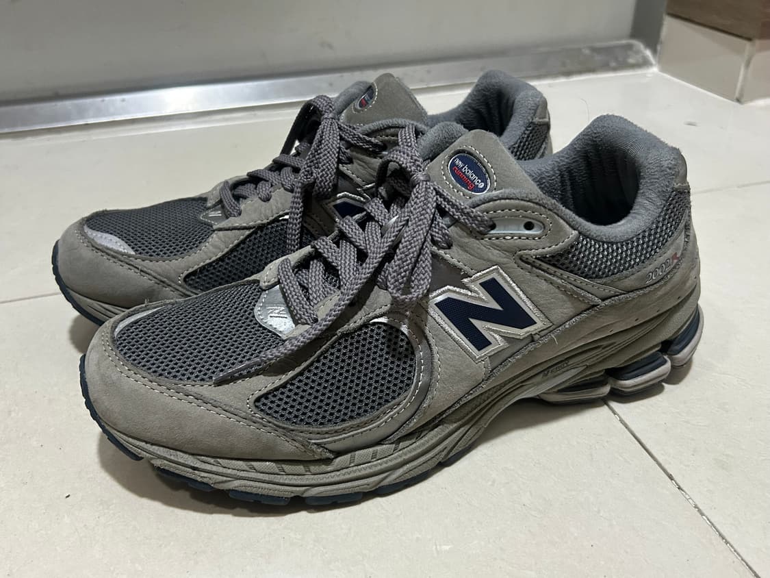 뉴발란스 2002R 그레이 상품이미지1
