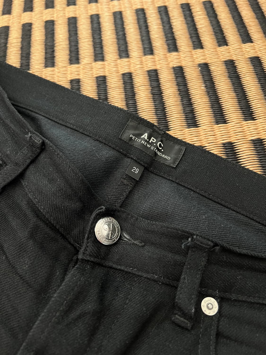 A.P.C. 아페쎄 쁘띠 뉴 스탠다드 블랙진 29 상품이미지3