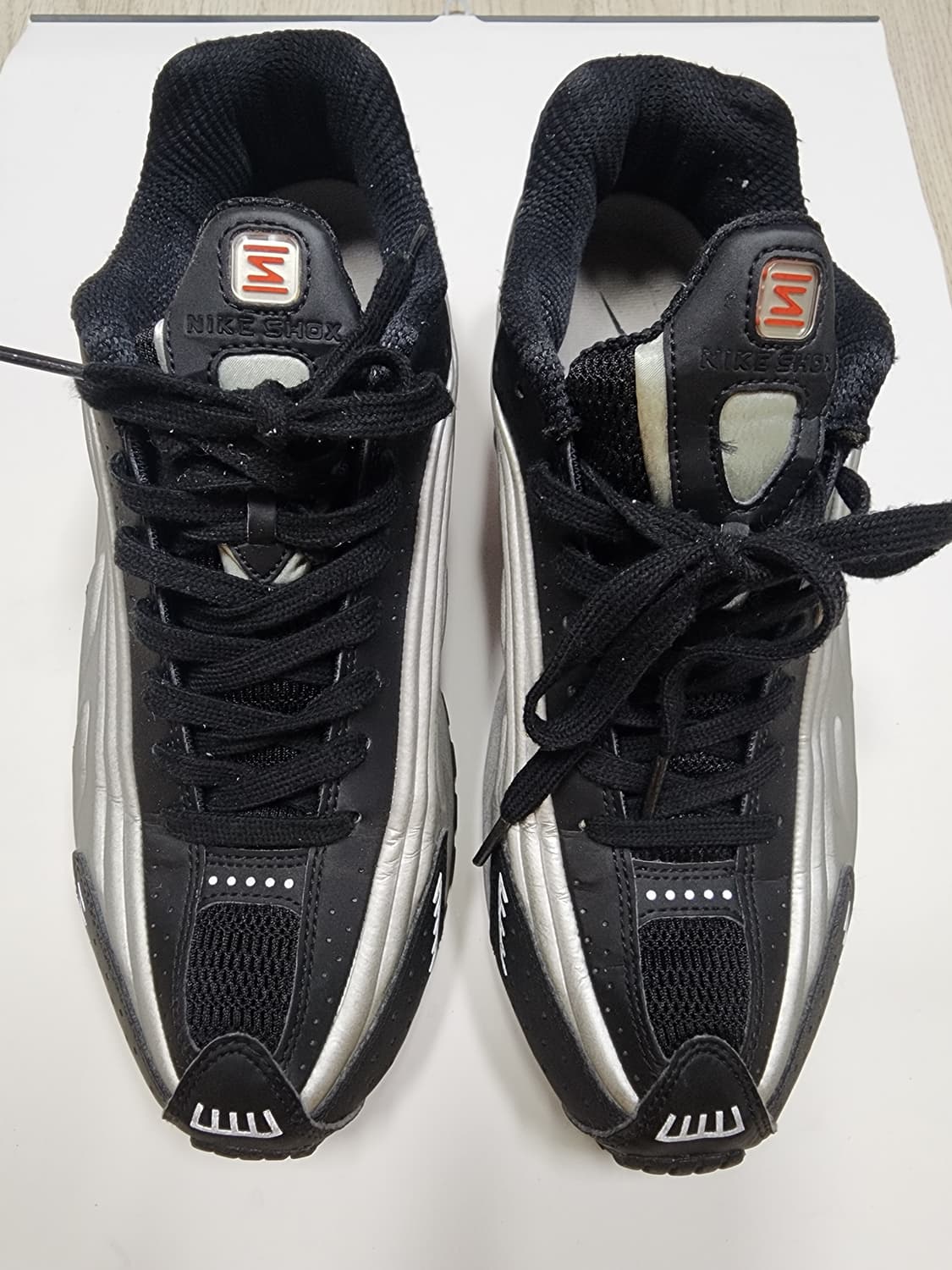 나이키 샥스 R4 블랙 메탈릭 실버 270mm 상품이미지1