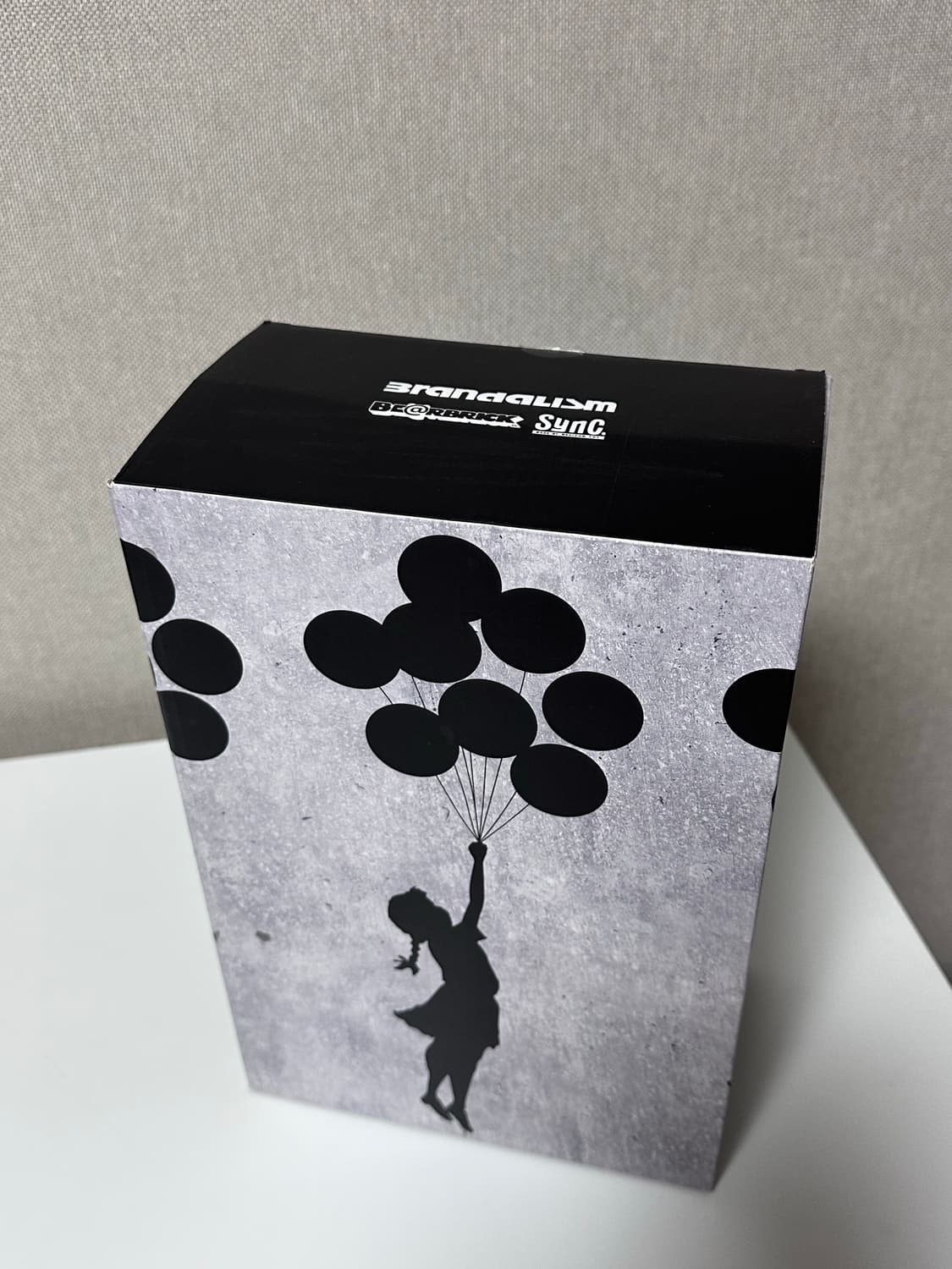 베어브릭 뱅크시 플라잉 벌룬 걸 100% & 400% 상품이미지2