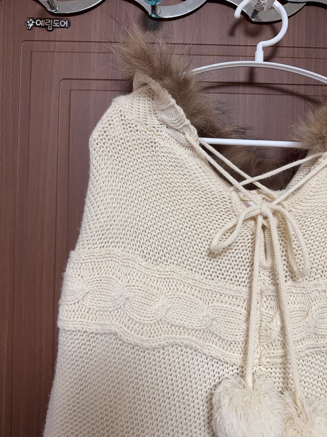 모리걸 하구미 일본 빈티지 아이보리 니트 폼폼 태슬 퍼 케이프 판쵸 상품이미지2