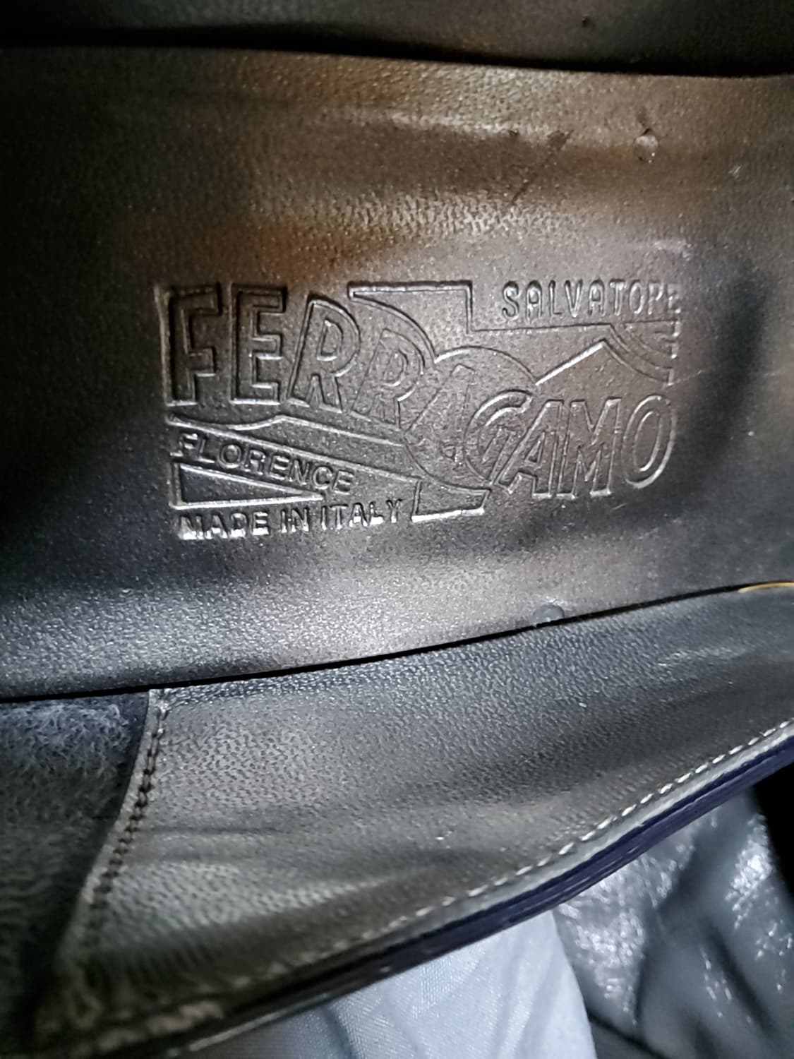 살바토레 페라가모 에나멜 단화 진한 퍼플  235mm 상품이미지3