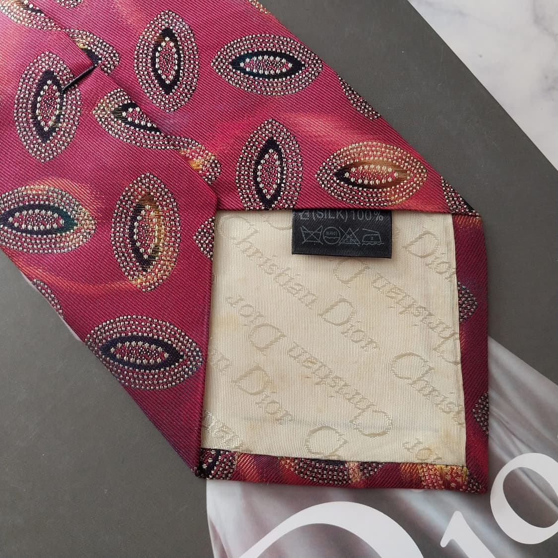 디올 실크 레드 자카드 넥타이 9.4cm A+등급 K1854
 상품이미지9